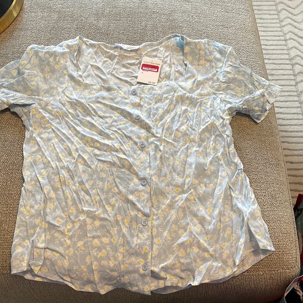 NWT Eloise Medium Floral light blue shirt